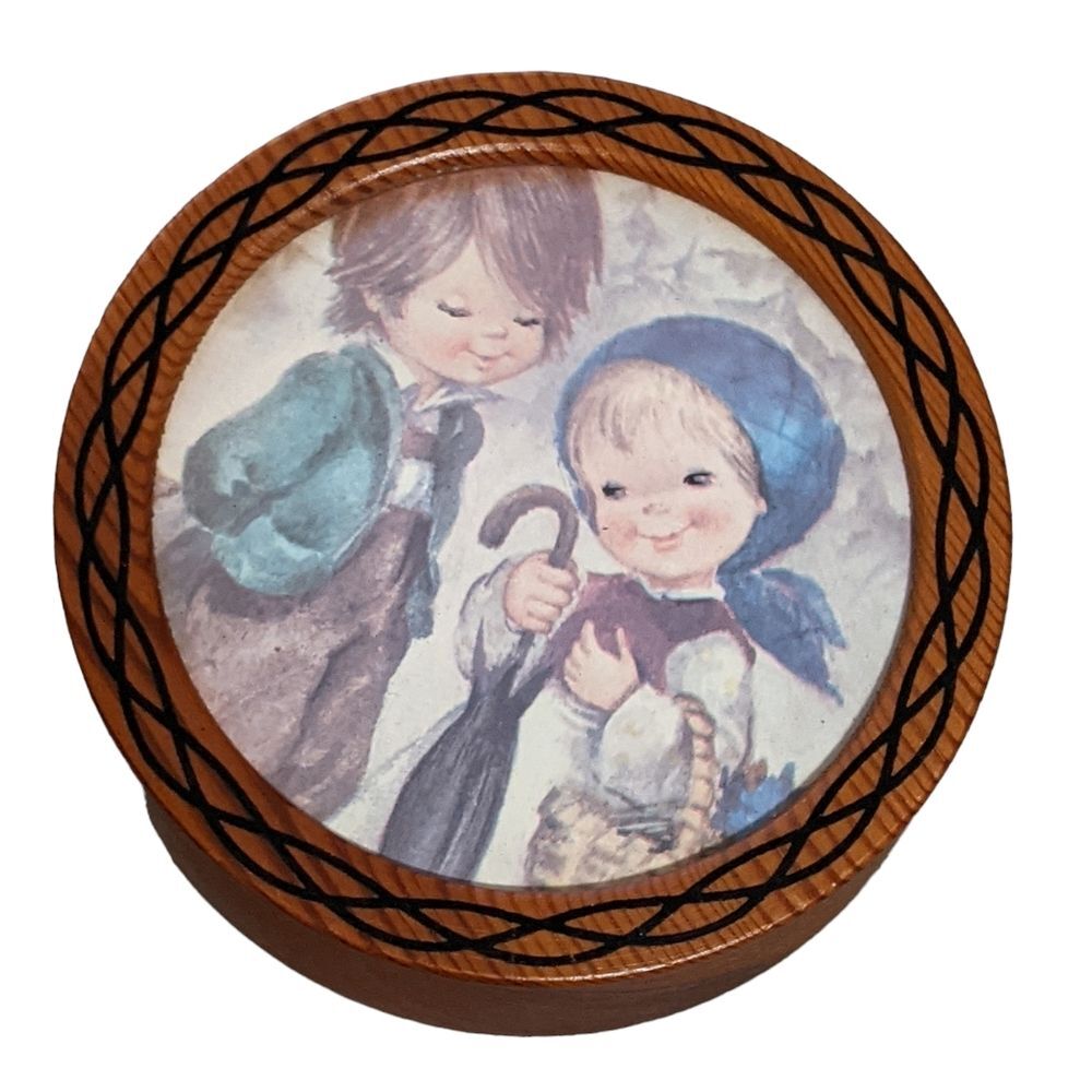 Vintage Hummel round wind up Music box Swiss Movement Kleine Nacht Mozart